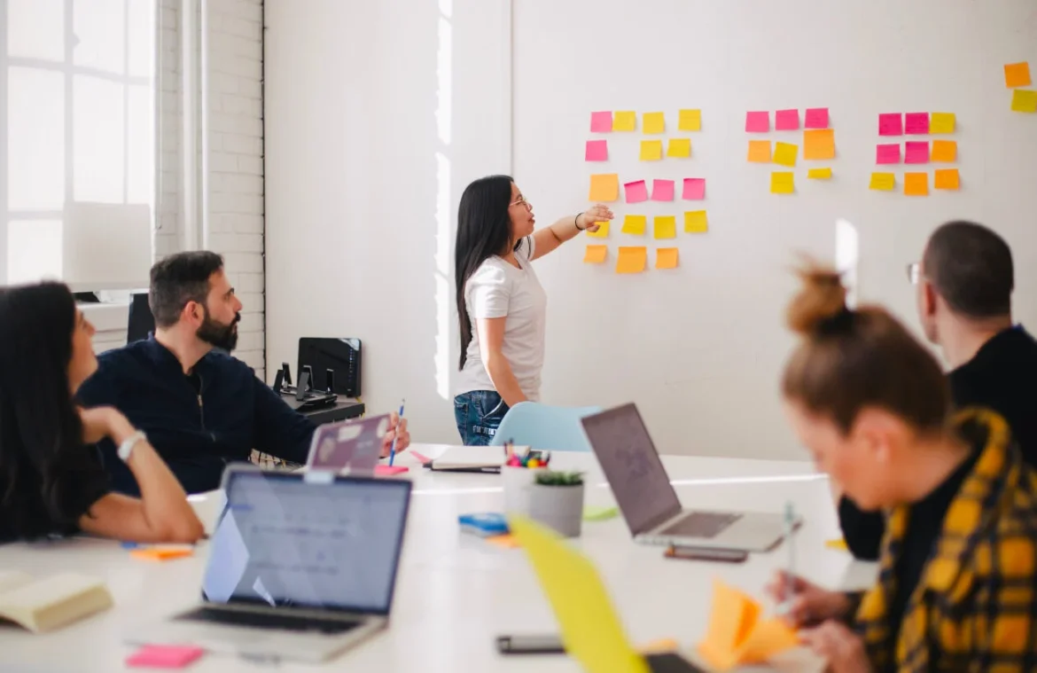 Developing Ecommerce Merchandising: Holiday Promotions & Upselling Tactics That Work